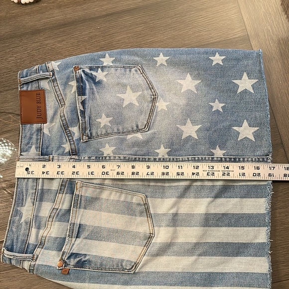 Judy Blue HW Star & Stripe Bleached Skirt Denim Star & Stripe Skirt Size Medium - Picture 14 of 17